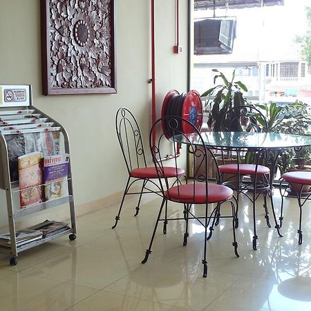 Sunnie Hotel جوهر بهرو المظهر الخارجي الصورة