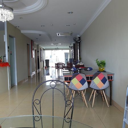 Sunnie Hotel جوهر بهرو المظهر الخارجي الصورة