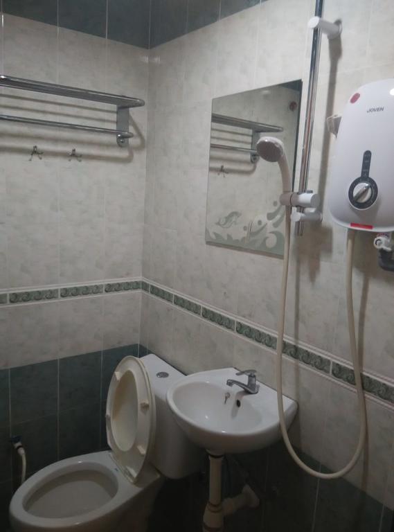 Sunnie Hotel جوهر بهرو الغرفة الصورة