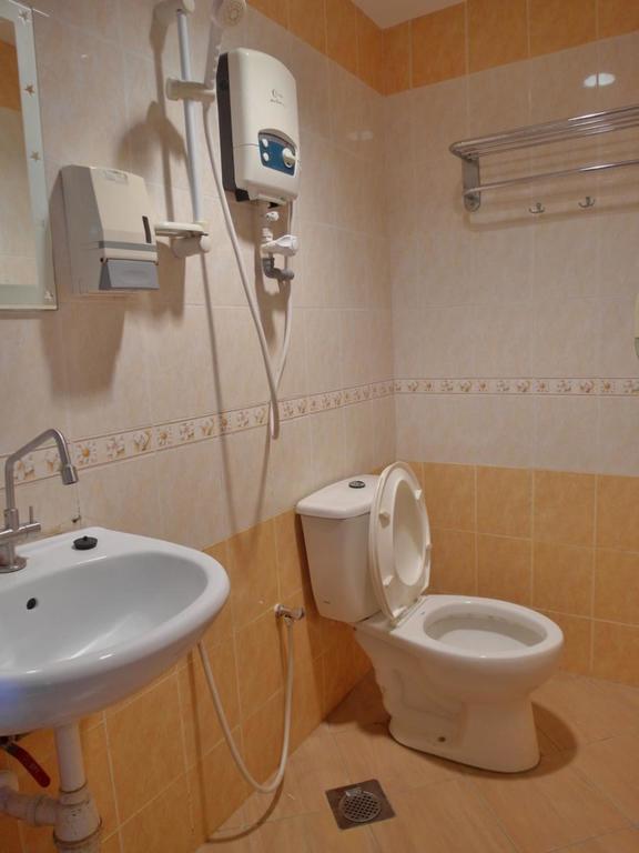 Sunnie Hotel جوهر بهرو الغرفة الصورة