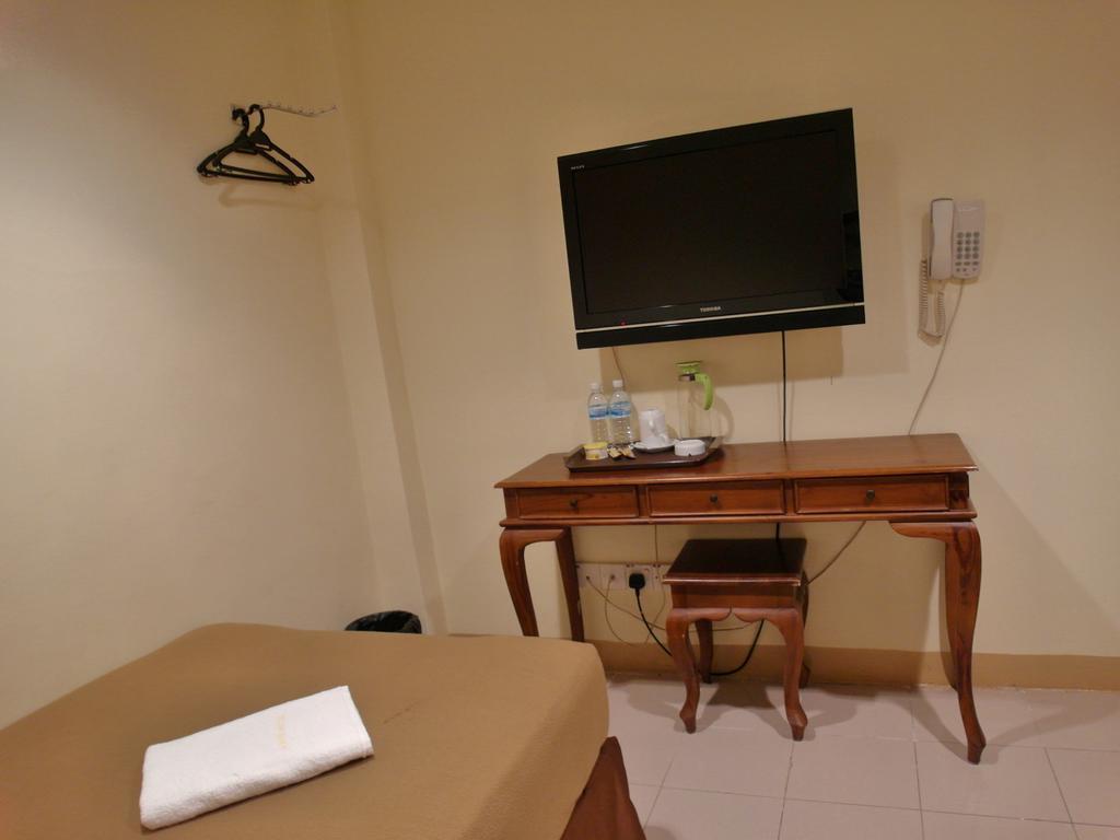 Sunnie Hotel جوهر بهرو الغرفة الصورة
