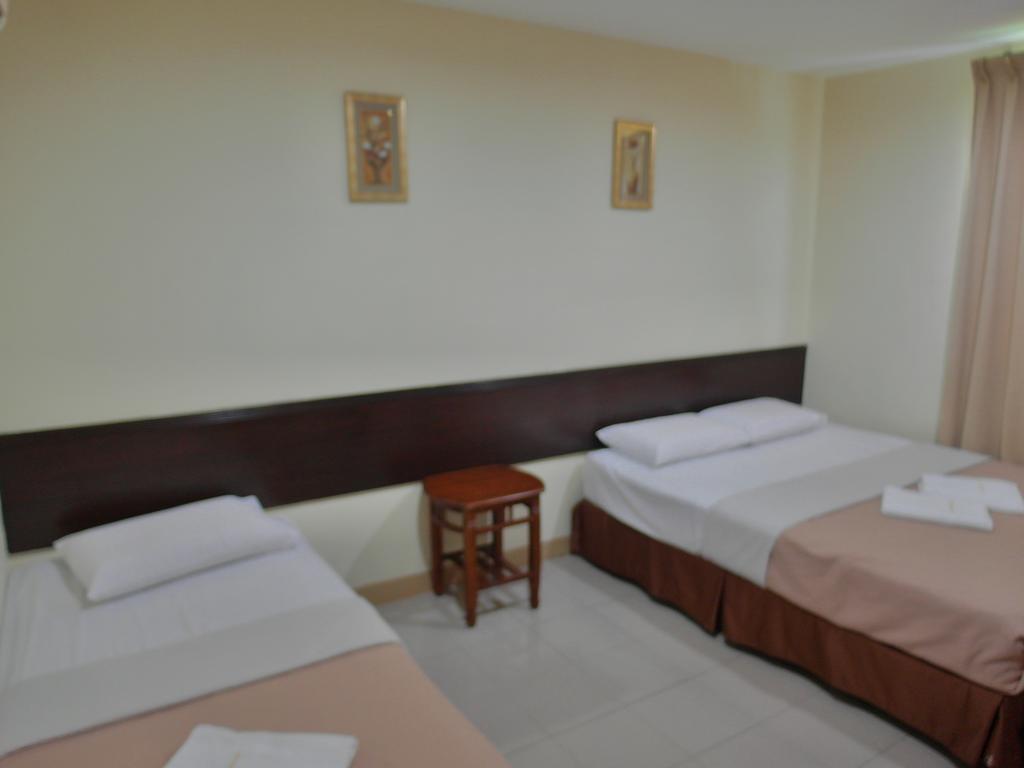 Sunnie Hotel جوهر بهرو الغرفة الصورة