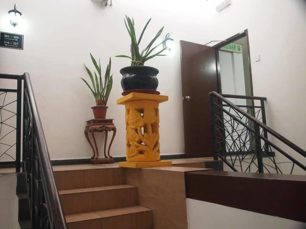 Sunnie Hotel جوهر بهرو المظهر الخارجي الصورة
